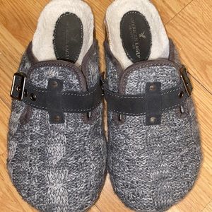 American Eagle Clogs